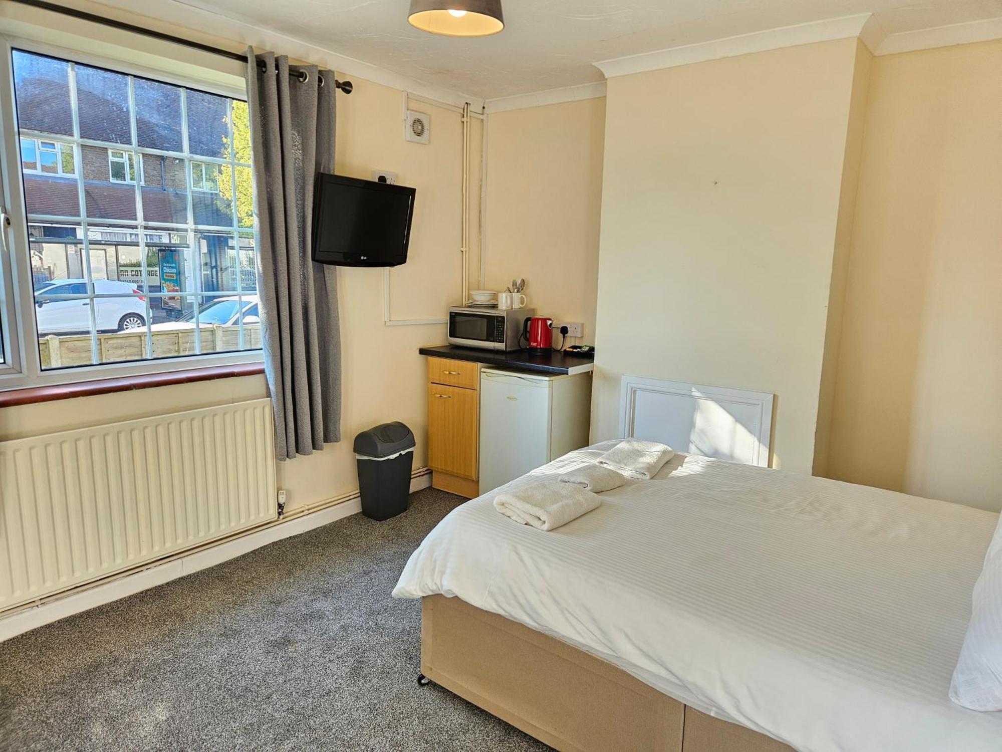 Central Studios 87 Tennyson Road Cheltenham Bagian luar foto